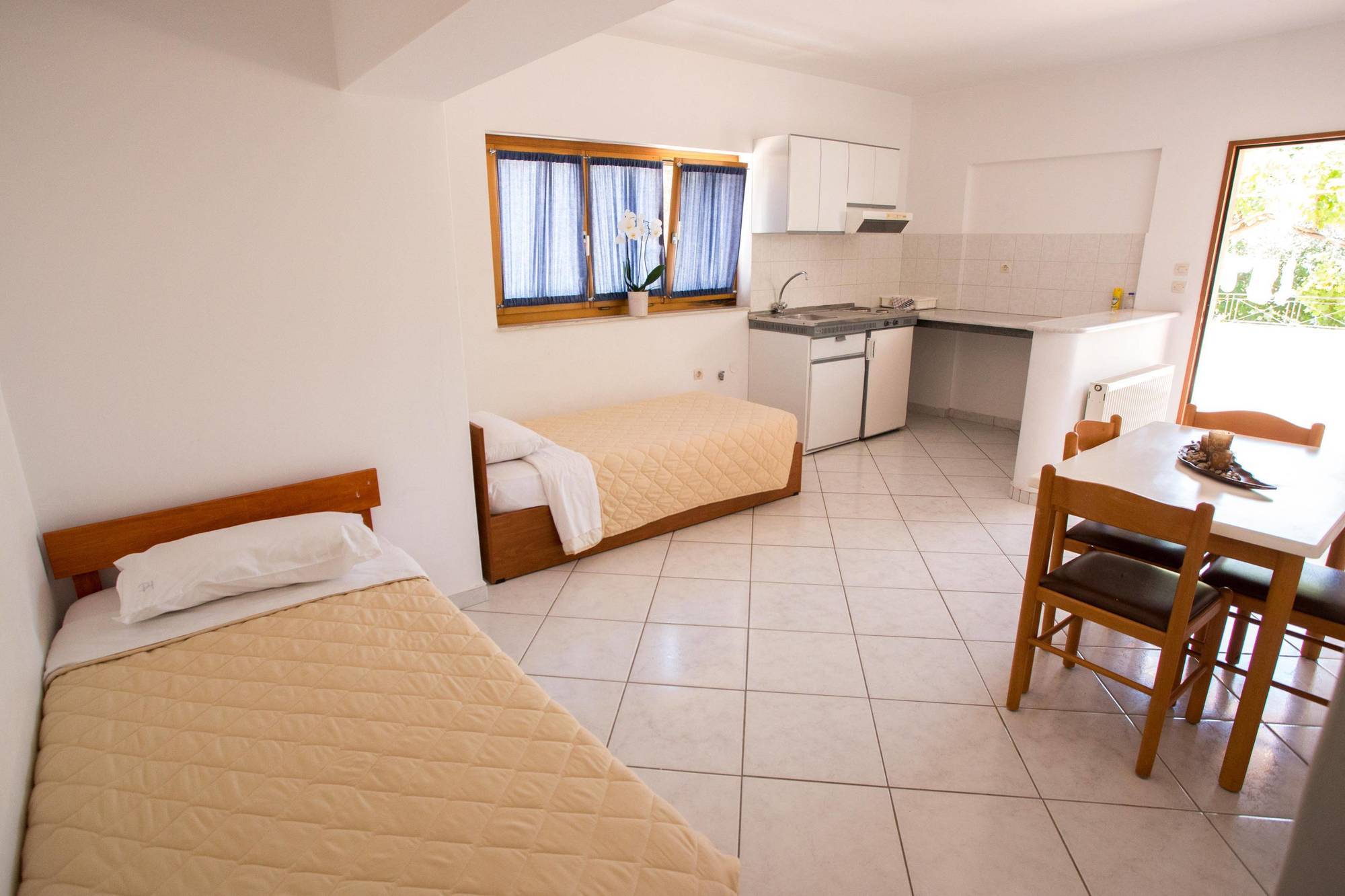 Helena Christina Aparthotel Asgourou Exteriör bild